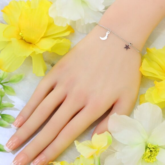 "Minimalist Bracelet, Sleek & Modern Design, Women’s Fashion, YC110239-B - Picture 5 of 10